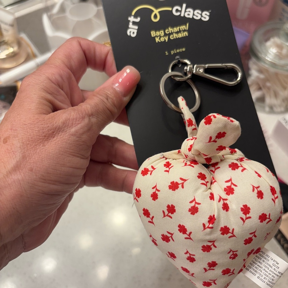 Art Class Cream and Red Floral Heart Keychain